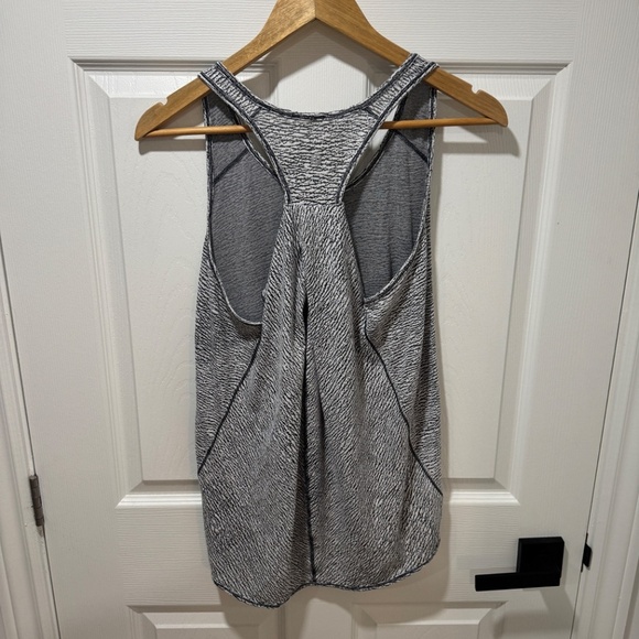 Lululemon Essential Tank - Sheer Luon Pebble Jacquard White Black - Picture 5 of 6
